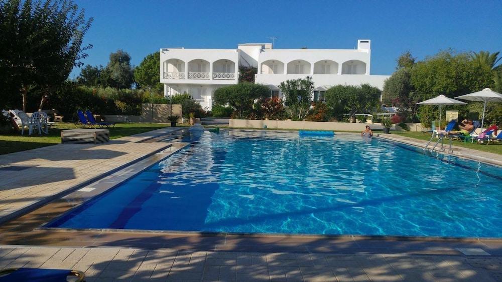 Mantenia Hotel Platanes  Exterior photo